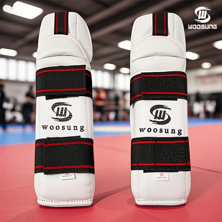 Taekwondo lengan penjaga dengan siku